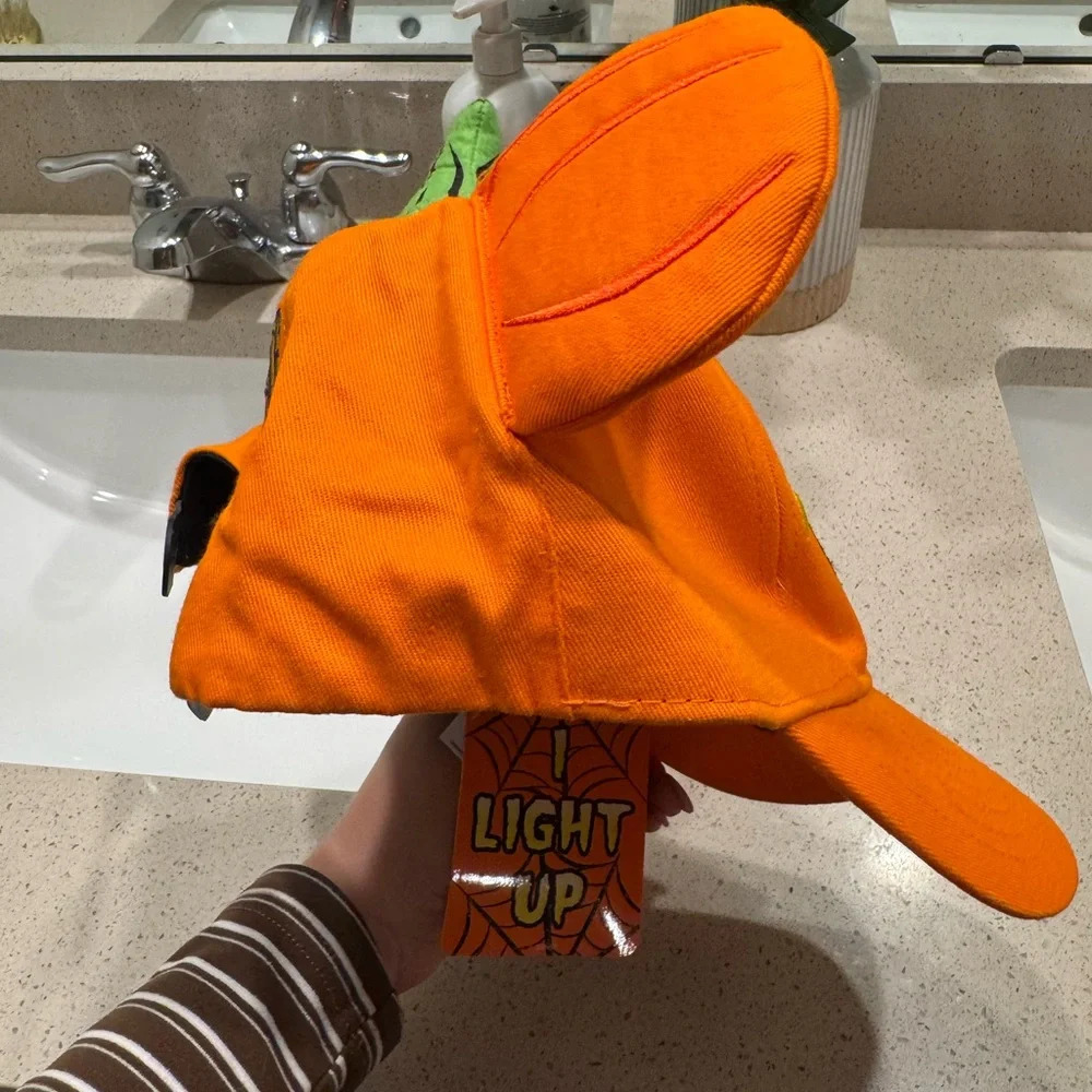 DISNEY Mickey Pumpkin Hat - Picture 4 of 8